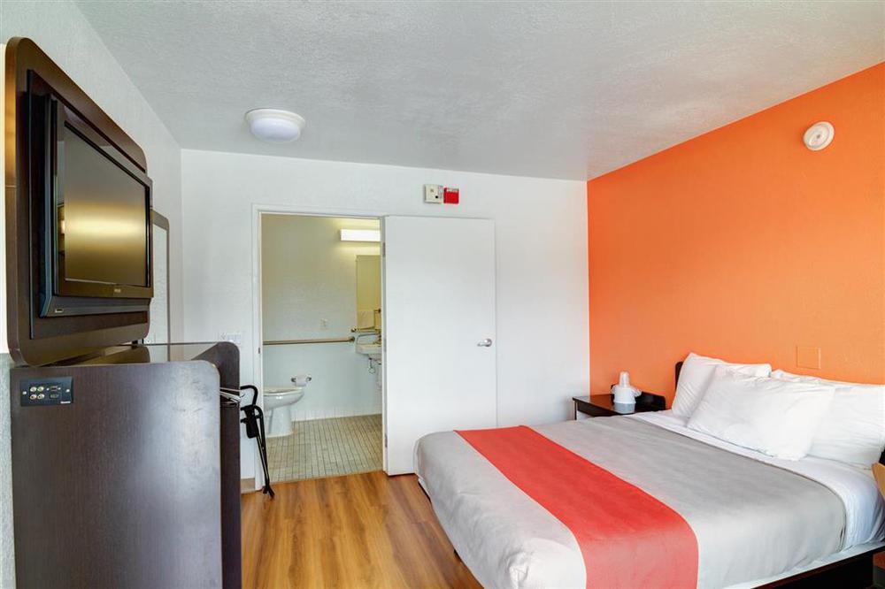 Motel 6-Santa Barbara, Ca - Beach Room photo